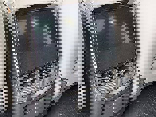 New 2026 Cadillac Vistiq Sport w/ LPO, Floor Liner Package AWD/4WD image 16