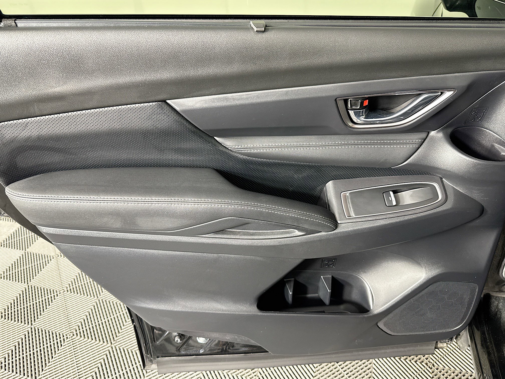 Used 2024 Subaru Ascent Limited AWD/4WD image 25