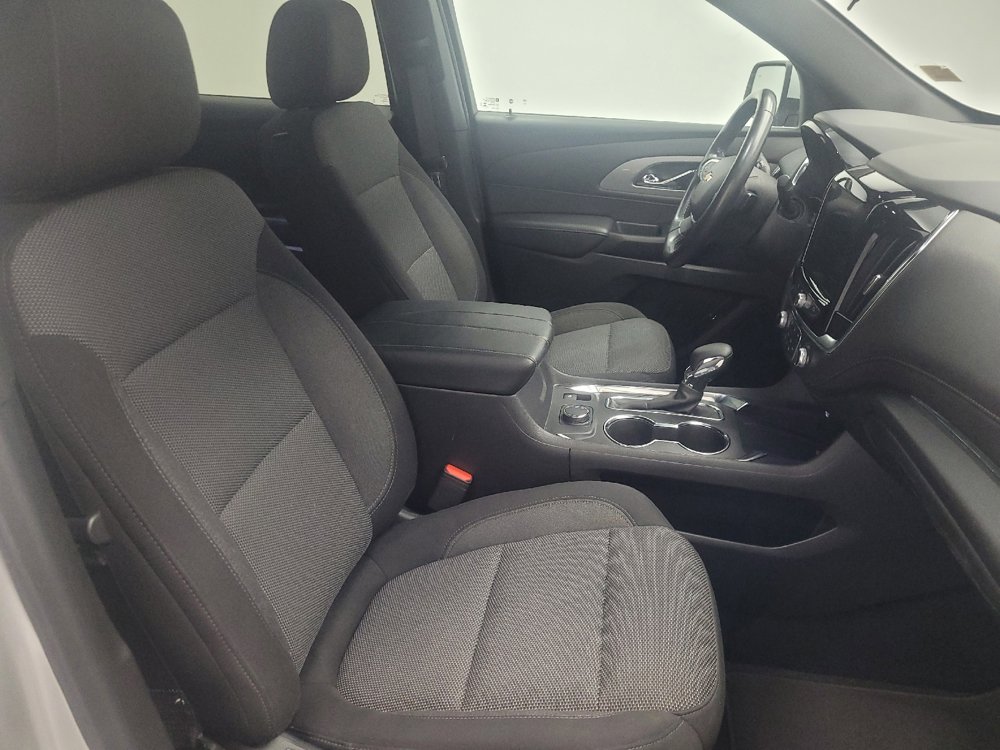 Used 2022 Chevrolet Traverse LT image 21