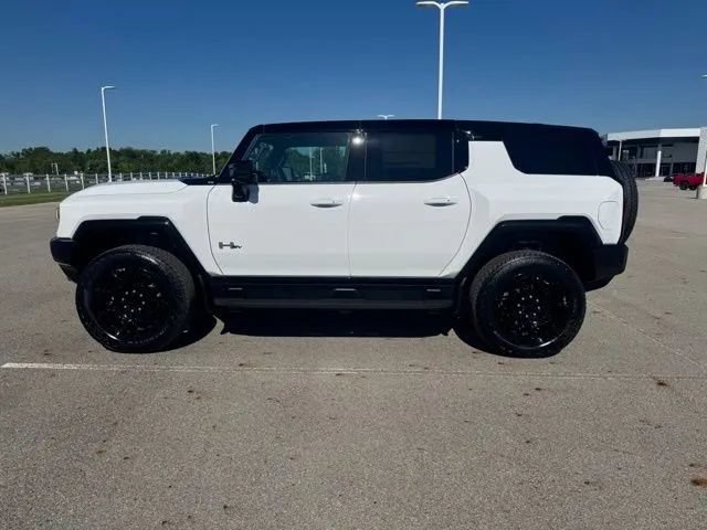 New 2026 GMC Hummer EV SUV w/ LPO, Illumination Package AWD/4WD image 4