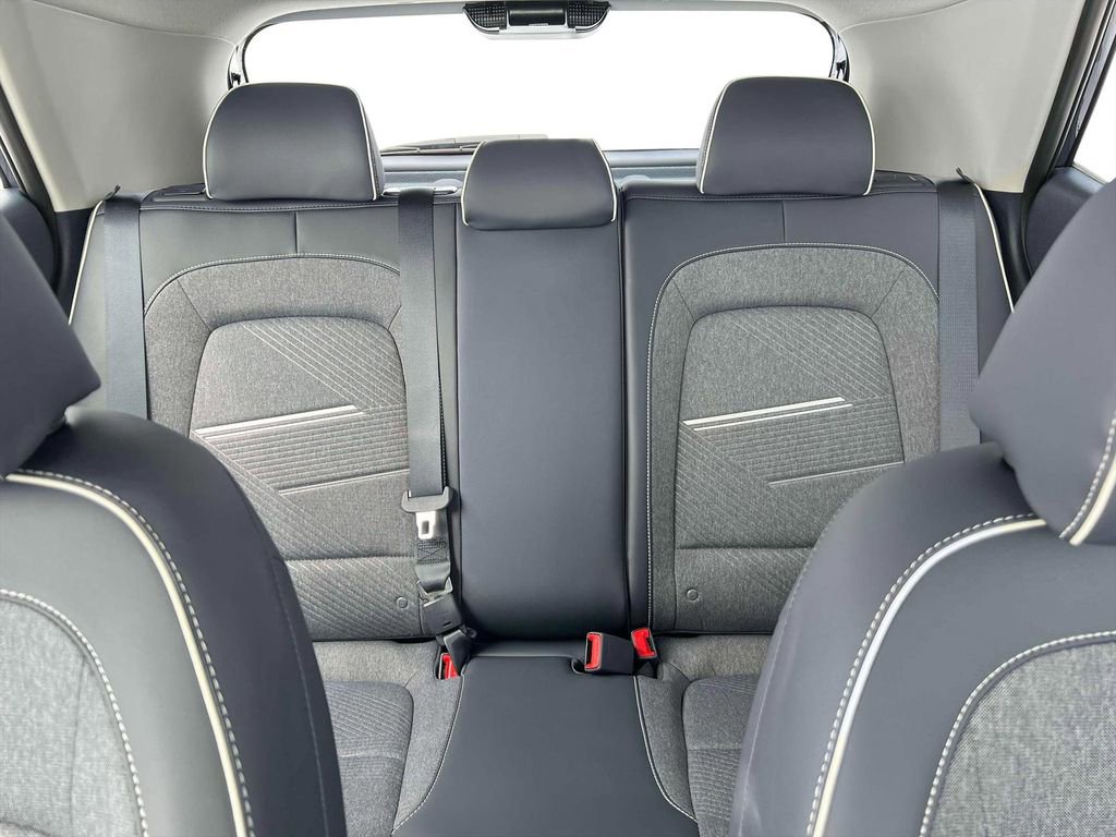 New 2025 Hyundai Venue Limited image 16