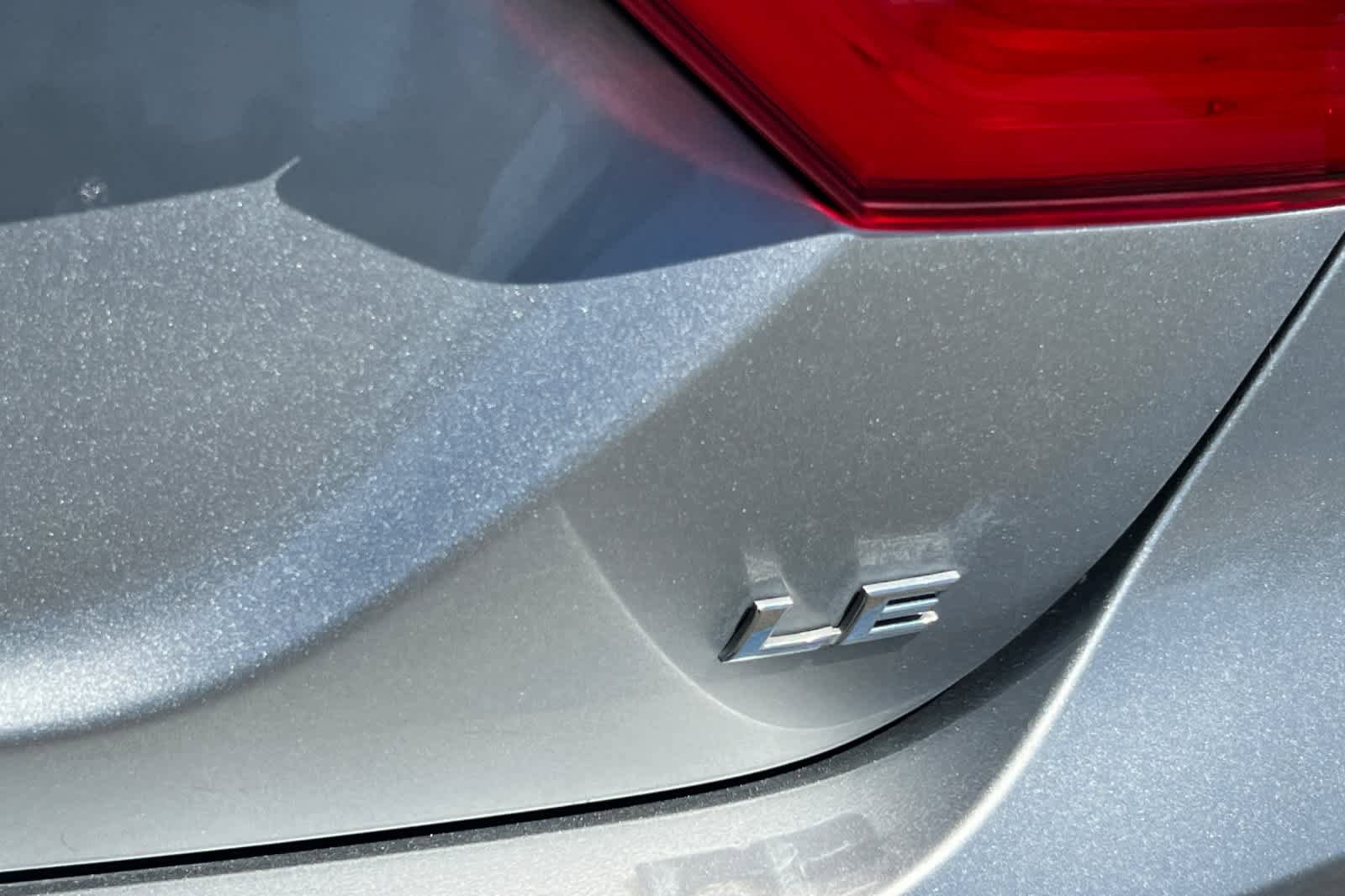 Used 2019 Toyota Camry LE FWD image 21