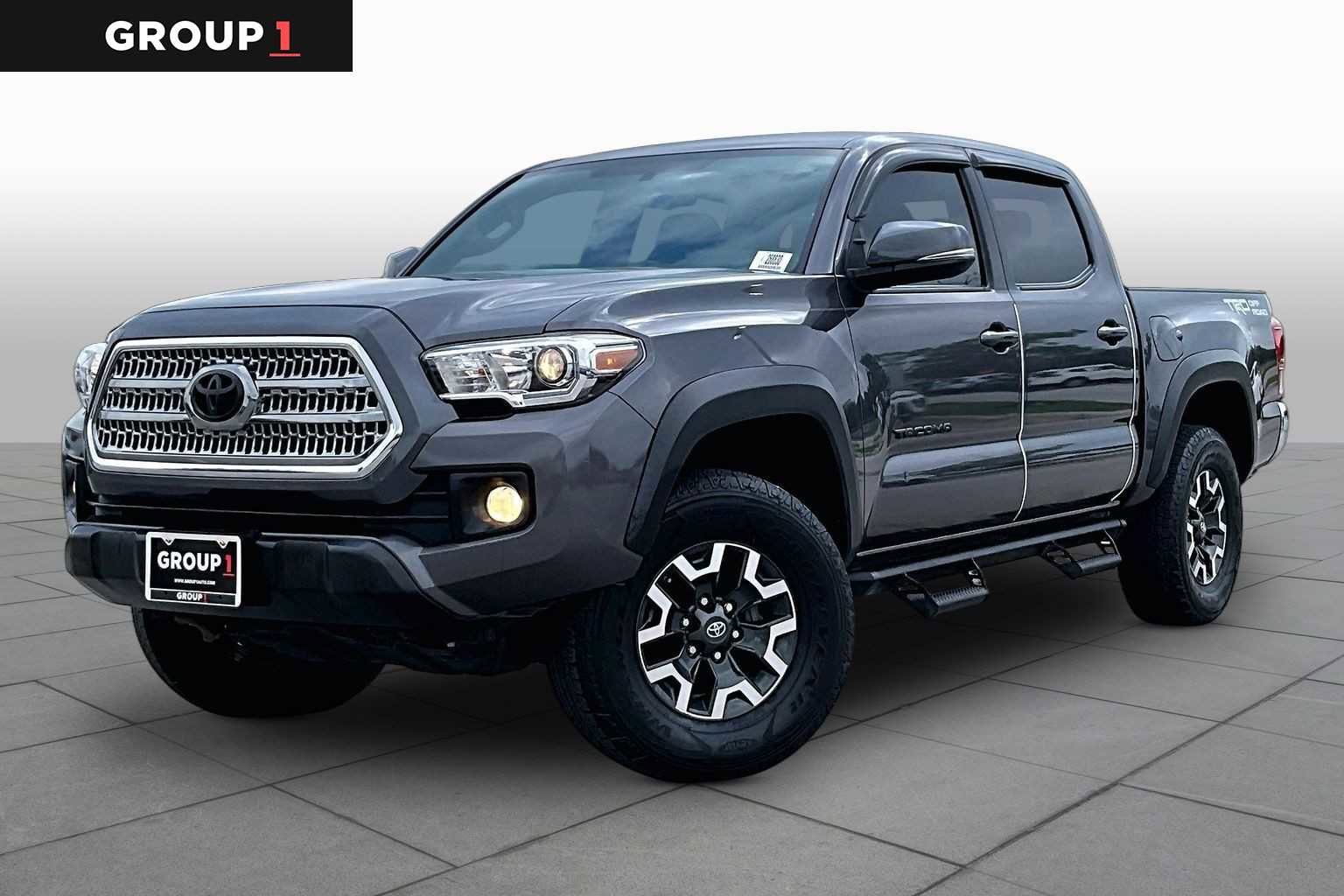 Used 2017 Toyota Tacoma TRD Off-Road w/ Tow Package RWD image 1