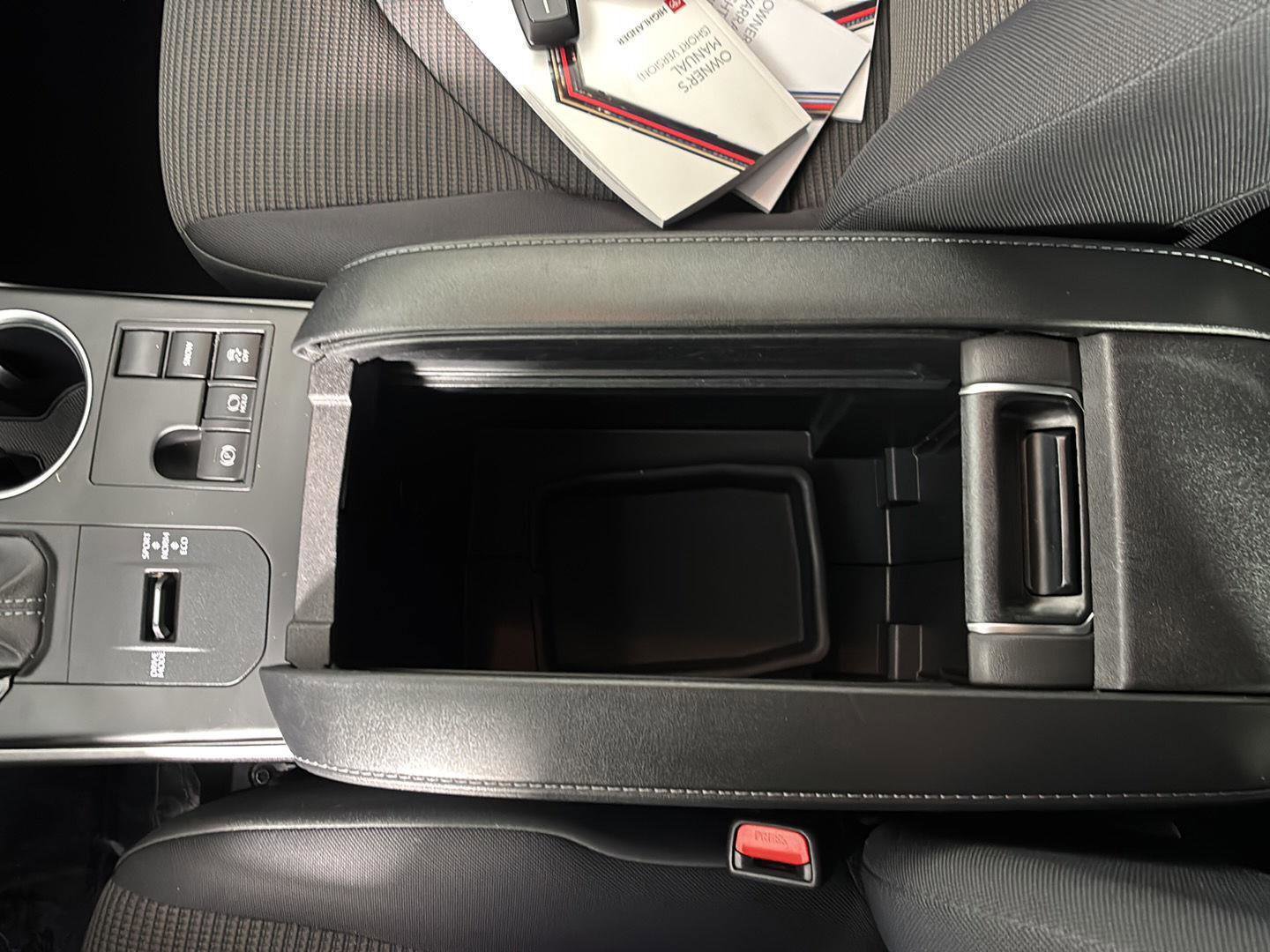 Used 2024 Toyota Highlander LE image 27