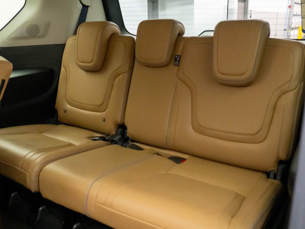 New 2026 INFINITI QX80 Luxe w/ Cargo Package image 17