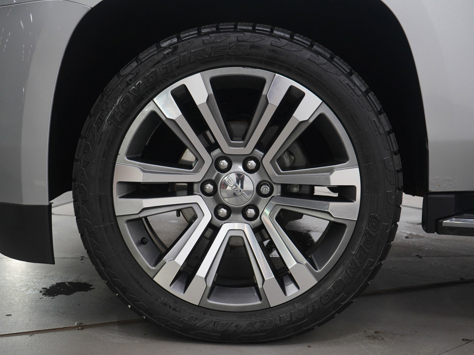 Used 2018 GMC Yukon XL Denali w/ Open Road Package image 33