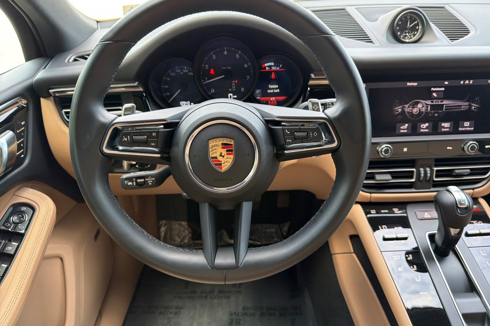 Used 2025 Porsche Macan image 18