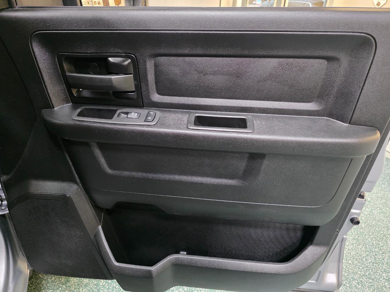 Used 2024 RAM 3500 Tradesman w/ Safety Group image 26