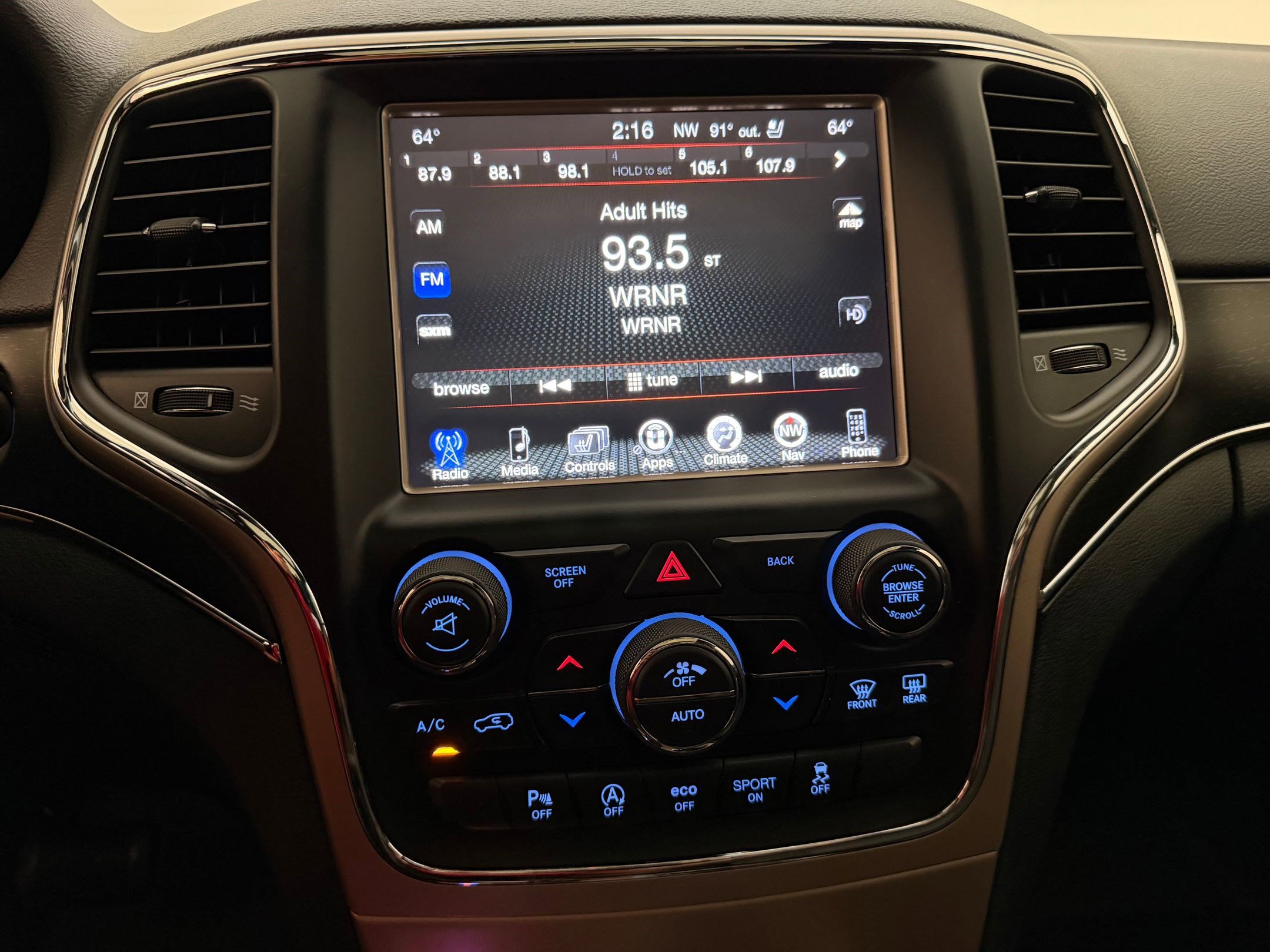 Used 2016 Jeep Grand Cherokee Limited w/ Luxury Group II image 21