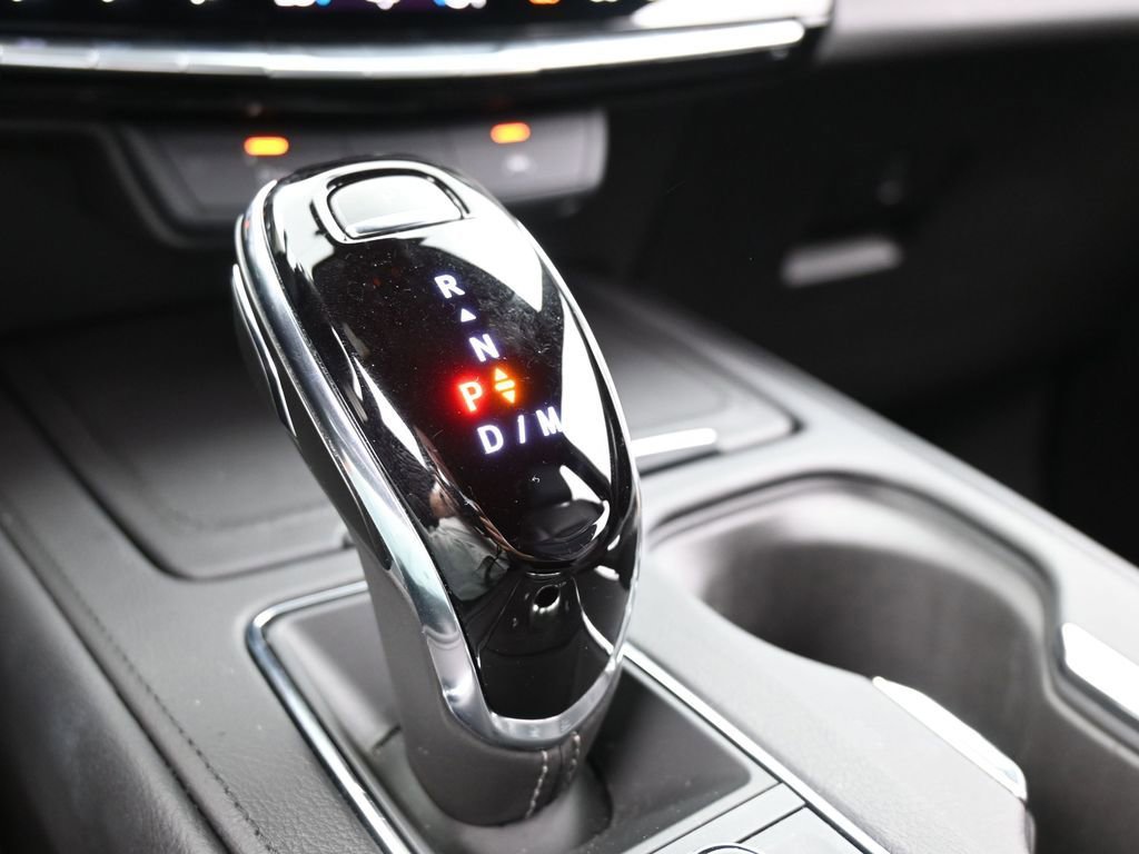 Used 2024 Cadillac XT4 Premium Luxury image 21