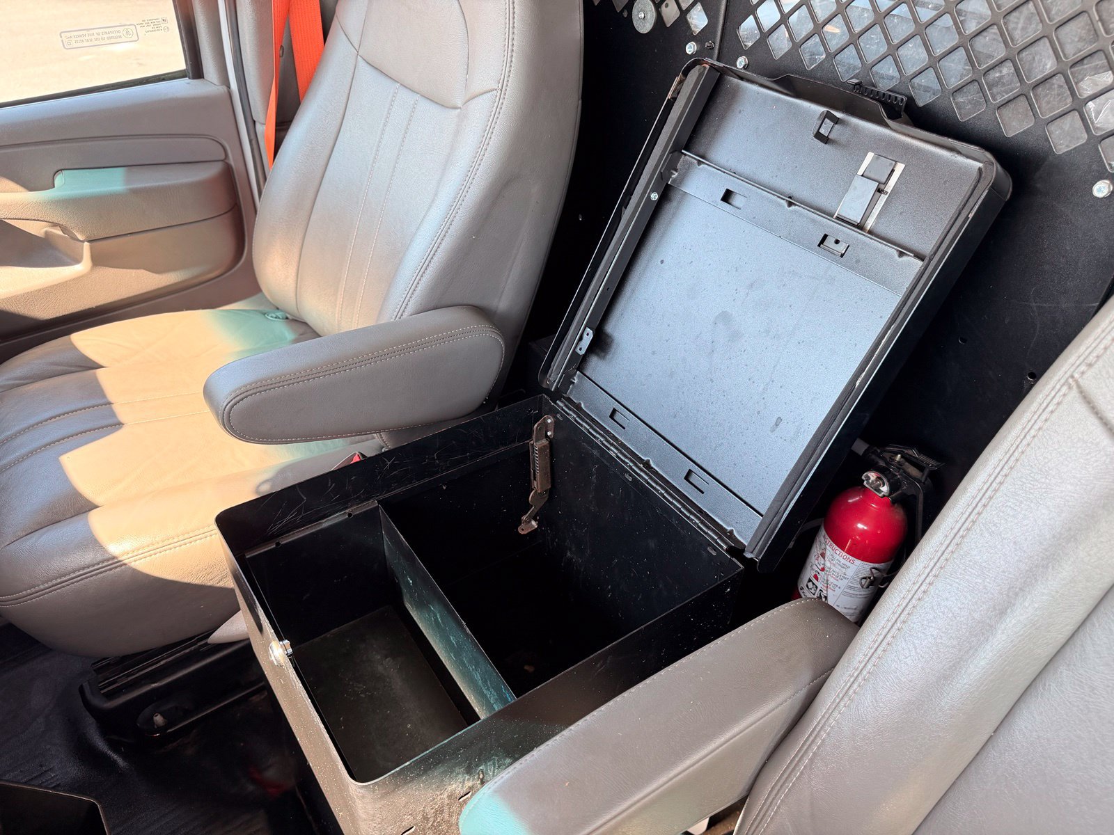 Used 2014 Chevrolet Express 2500 RWD image 31