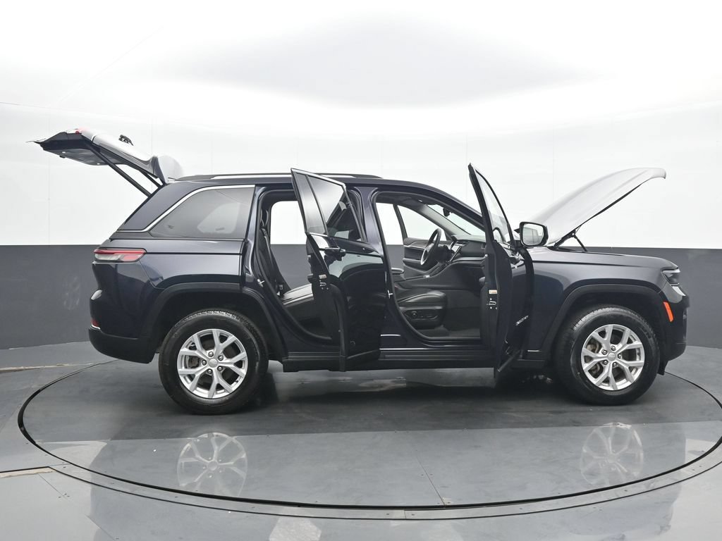 Used 2023 Jeep Grand Cherokee Limited AWD/4WD image 36