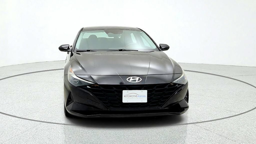 Used 2022 Hyundai Elantra SEL w/ Cargo Package FWD image 2
