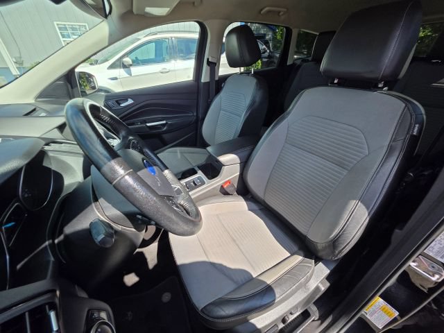 Used 2017 Ford Escape Titanium FWD image 14