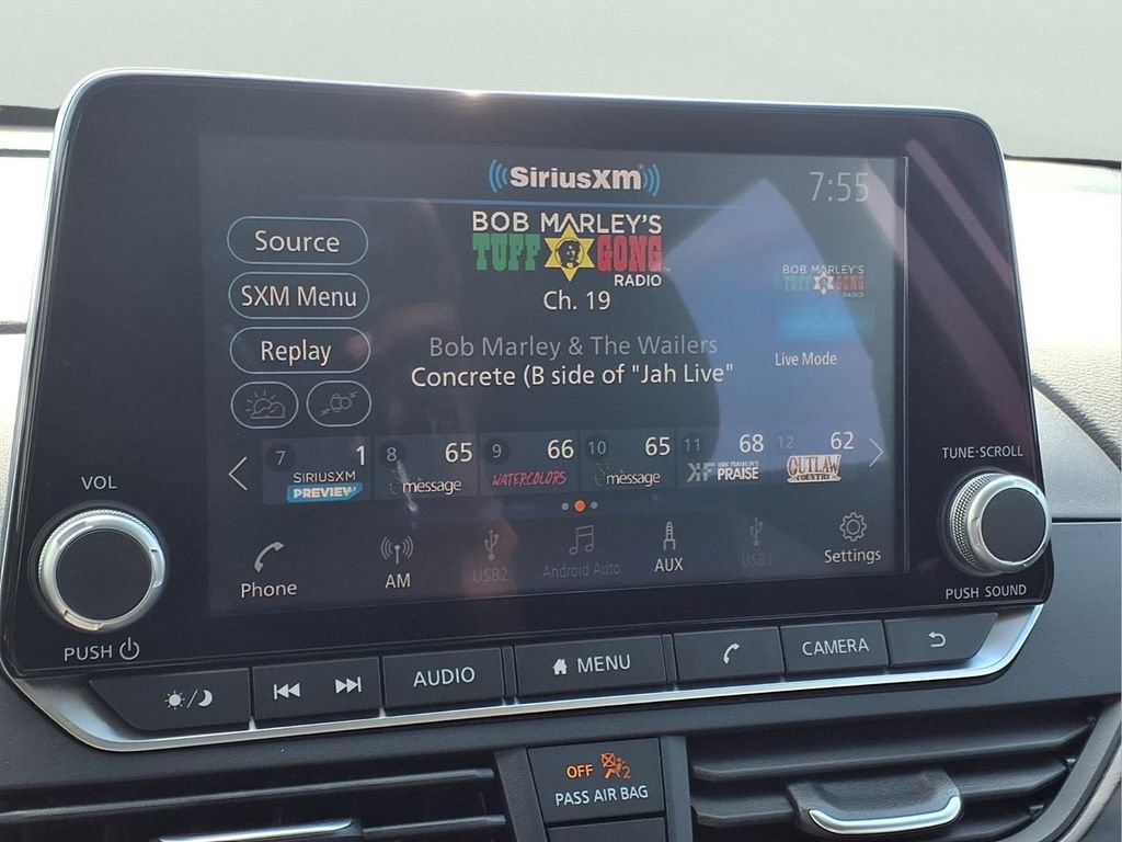 Used 2025 Nissan Altima 2.5 SV FWD image 10