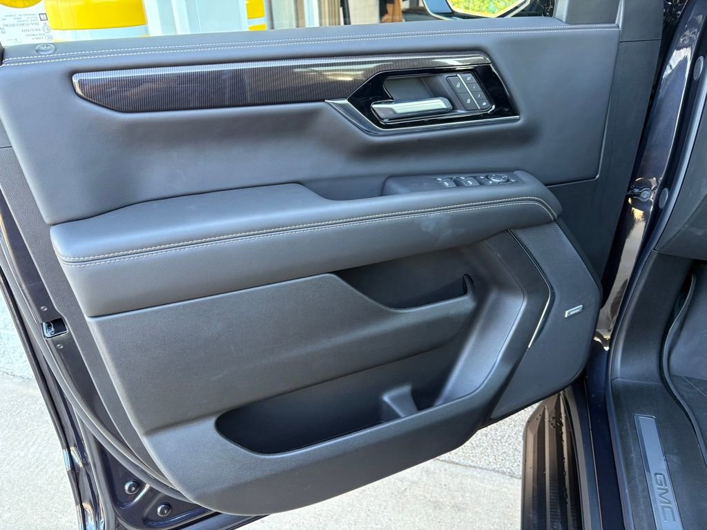 New 2026 GMC Yukon Elevation w/ LPO, Floor Liner Package AWD/4WD image 16