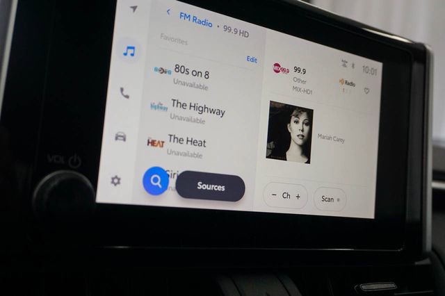 Used 2024 Toyota RAV4 LE AWD/4WD image 17