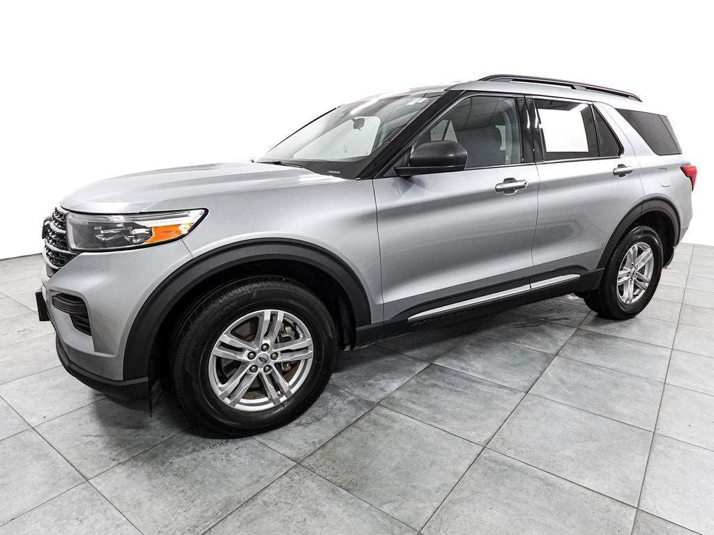 Used 2023 Ford Explorer XLT w/ Class IV Trailer Tow Package AWD/4WD image 3