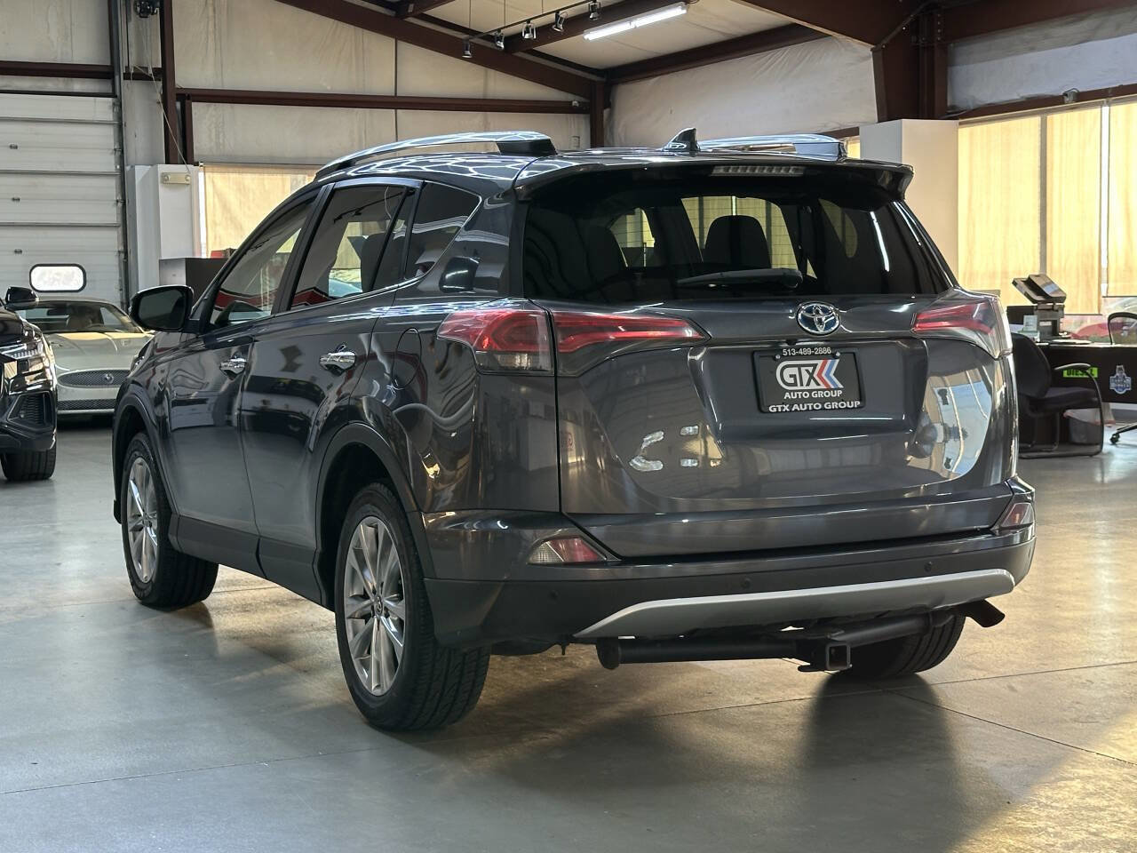 Used 2016 Toyota RAV4 Limited image 4