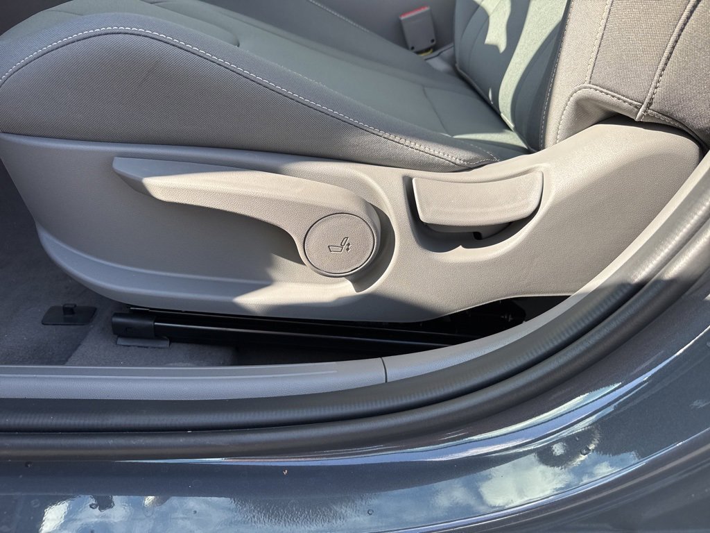 New 2025 Hyundai Elantra Sport image 13