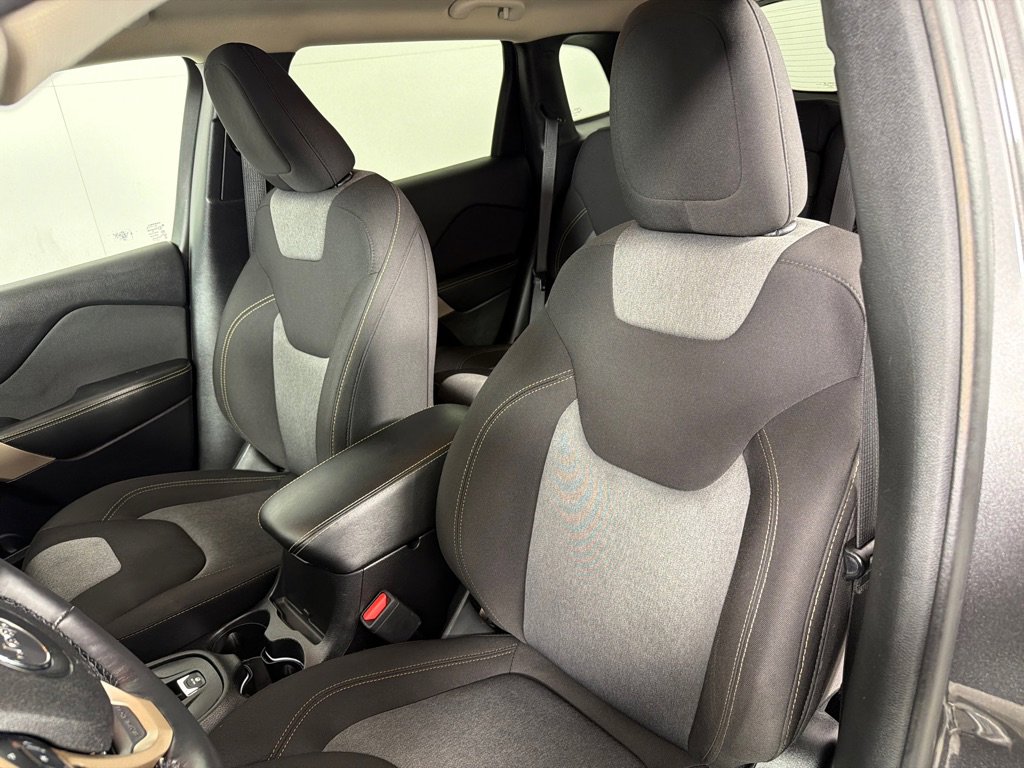 Used 2018 Jeep Cherokee Latitude image 12