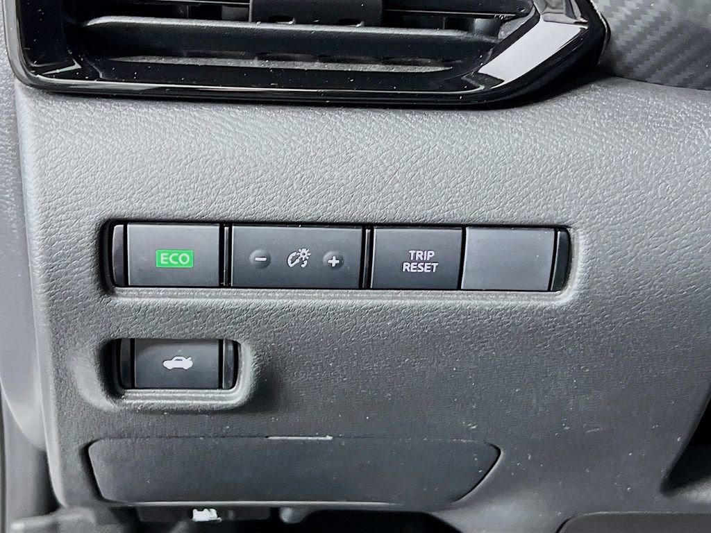 Used 2025 Nissan Sentra SV FWD image 10