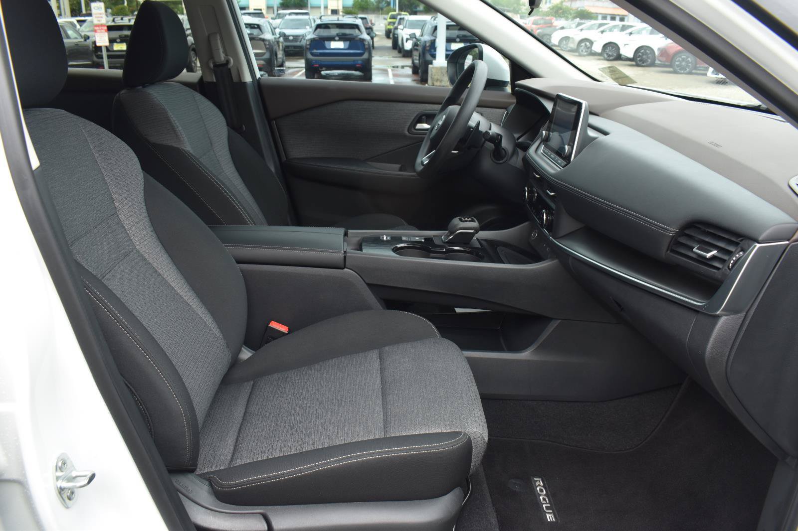 Used 2023 Nissan Rogue SV FWD image 61
