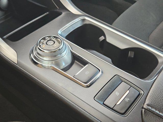 Used 2020 Ford Fusion SE image 12