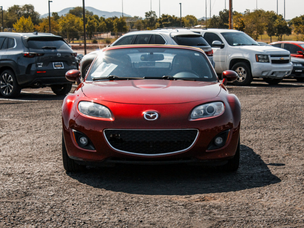 Used 2010 MAZDA MX-5 Miata Grand Touring w/ Premium Pkg RWD image 2