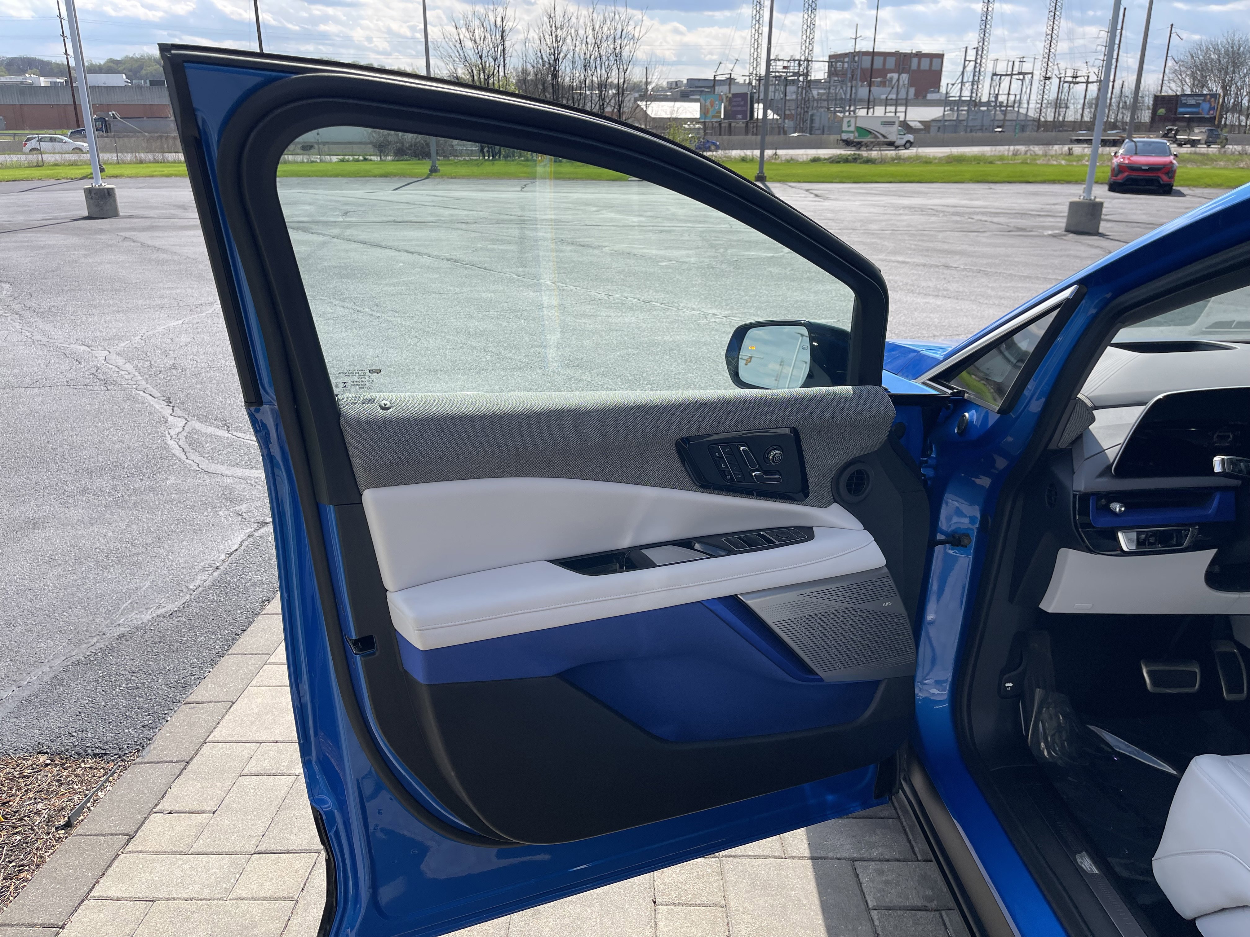 Used 2025 Cadillac Optiq Luxury 2 w/ LPO, Floor Liner Package image 13