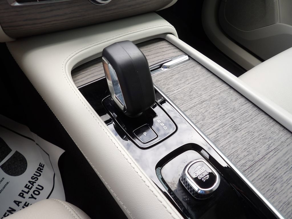 Certified 2024 Volvo XC90 B6 Plus w/ Protection Package Premier image 24