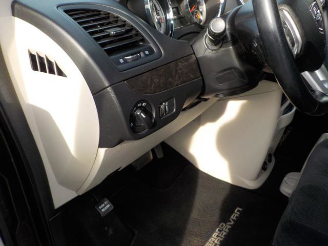 Used 2016 Dodge Grand Caravan SE w/ Quick Order Package 29E SE image 19