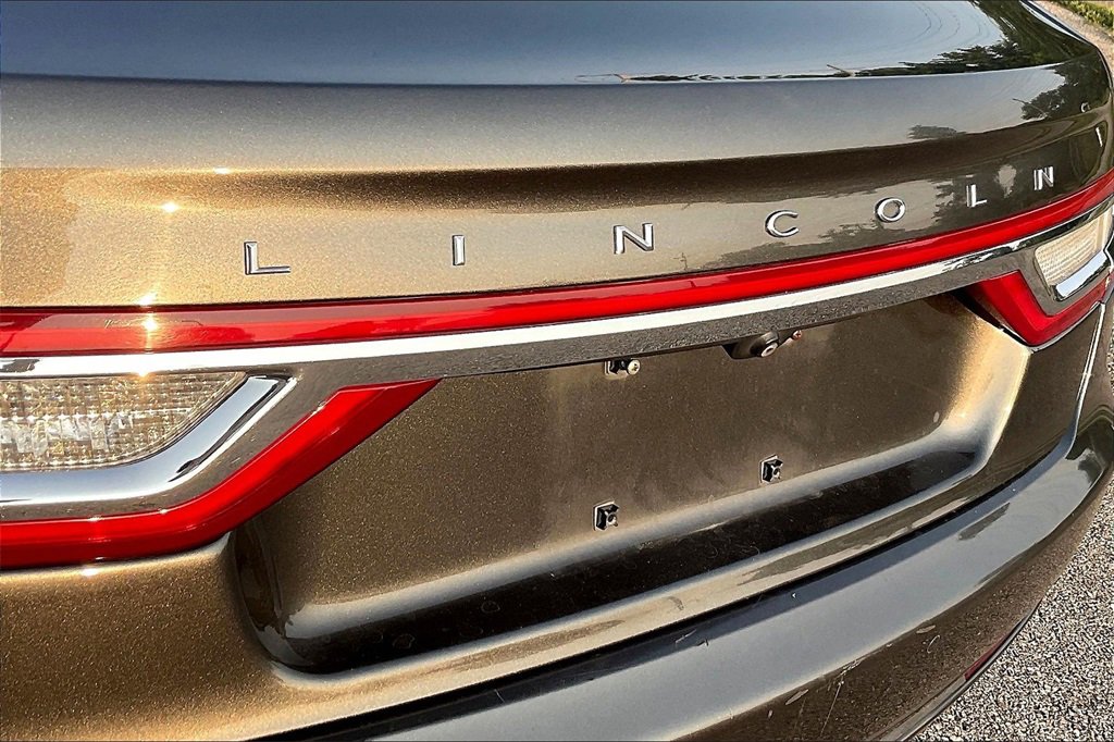 Used 2019 Lincoln Continental Premiere image 14