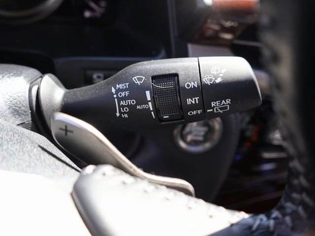 Used 2021 Lexus LX 570 4WD w/ Luxury Package image 45