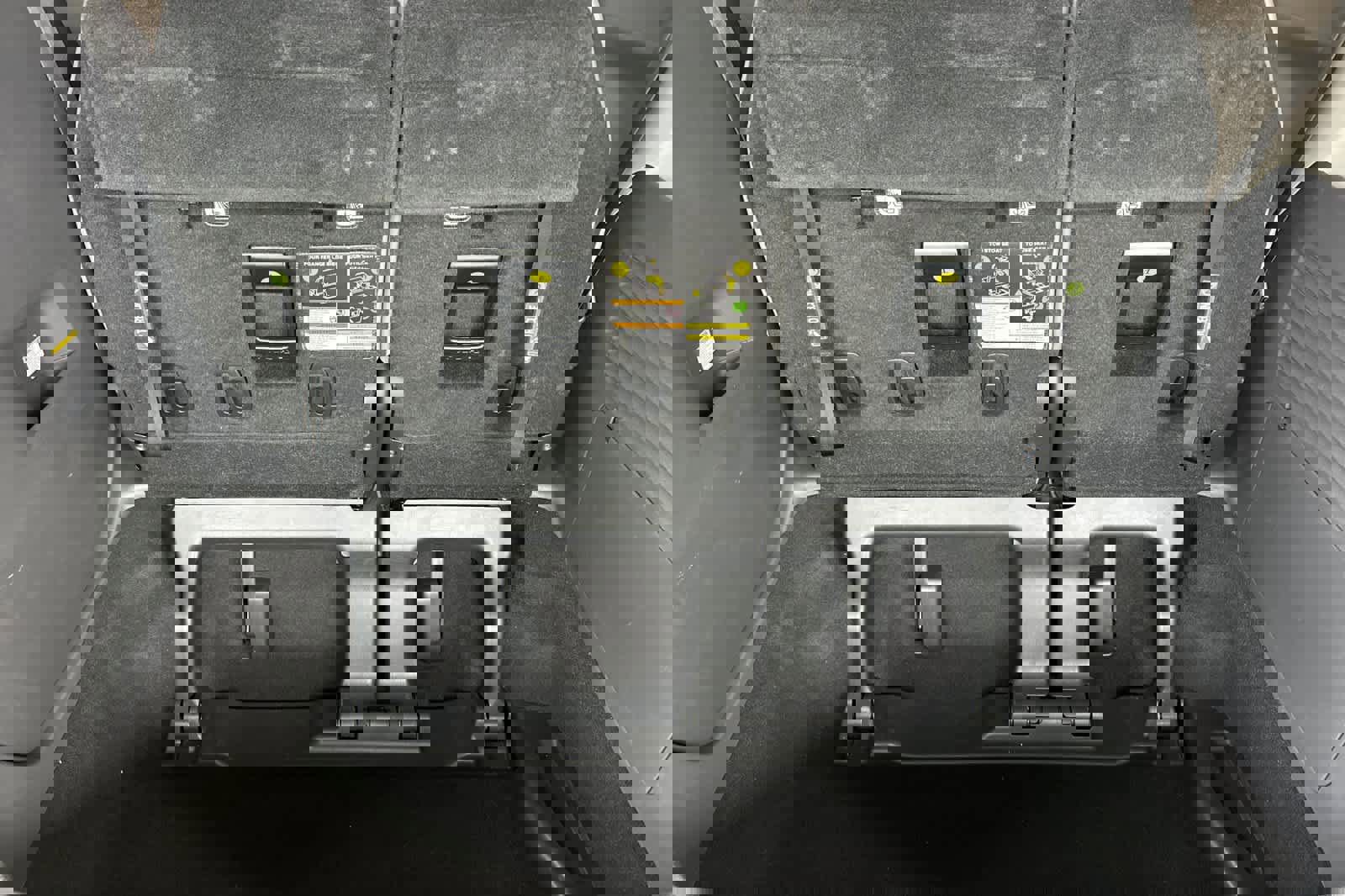 Used 2022 Toyota Sienna Limited image 16