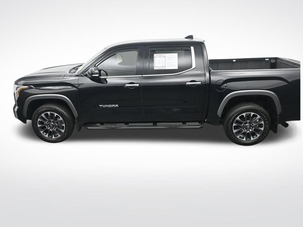 Used 2025 Toyota Tundra Limited AWD/4WD image 28