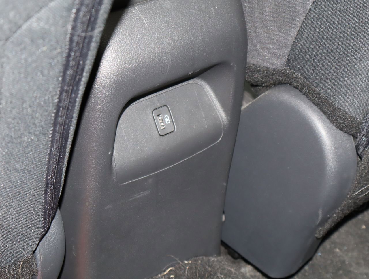 Used 2024 Nissan Sentra SV w/ Trunk Package image 18