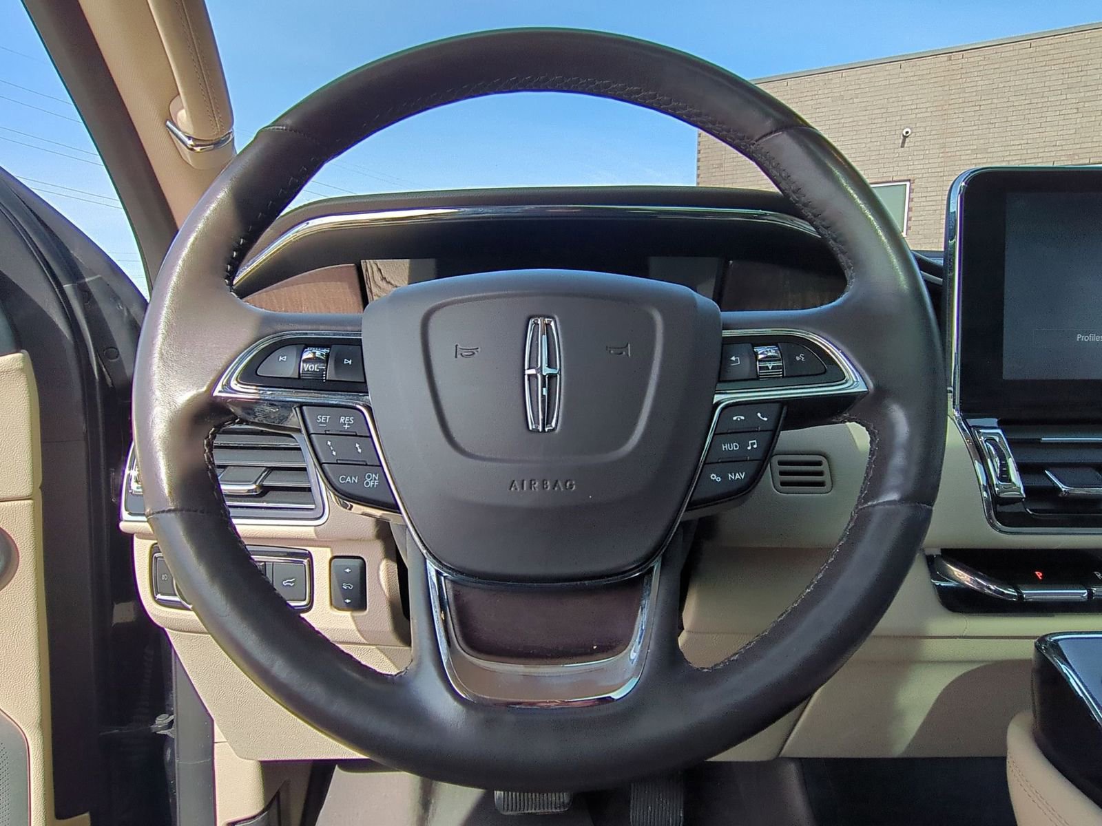 Used 2018 Lincoln Navigator L Reserve w/ Technology Package image 31