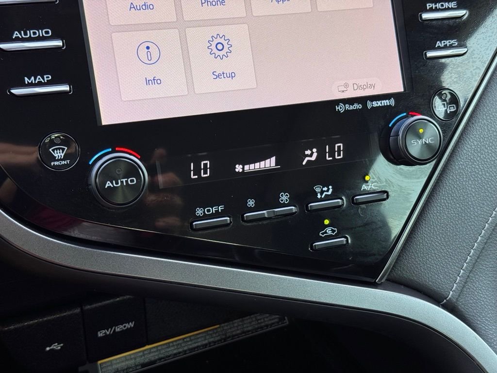 Used 2020 Toyota Camry XSE FWD image 38