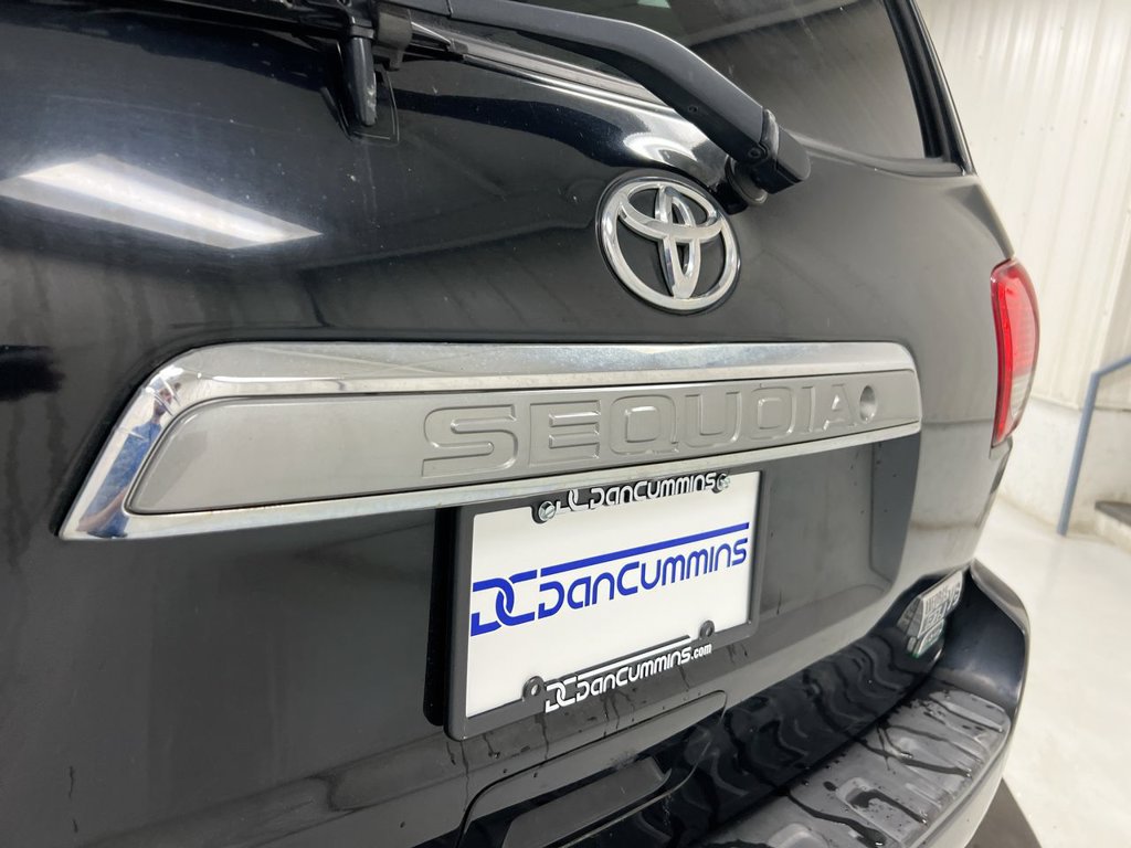 Used 2011 Toyota Sequoia Platinum AWD/4WD image 28