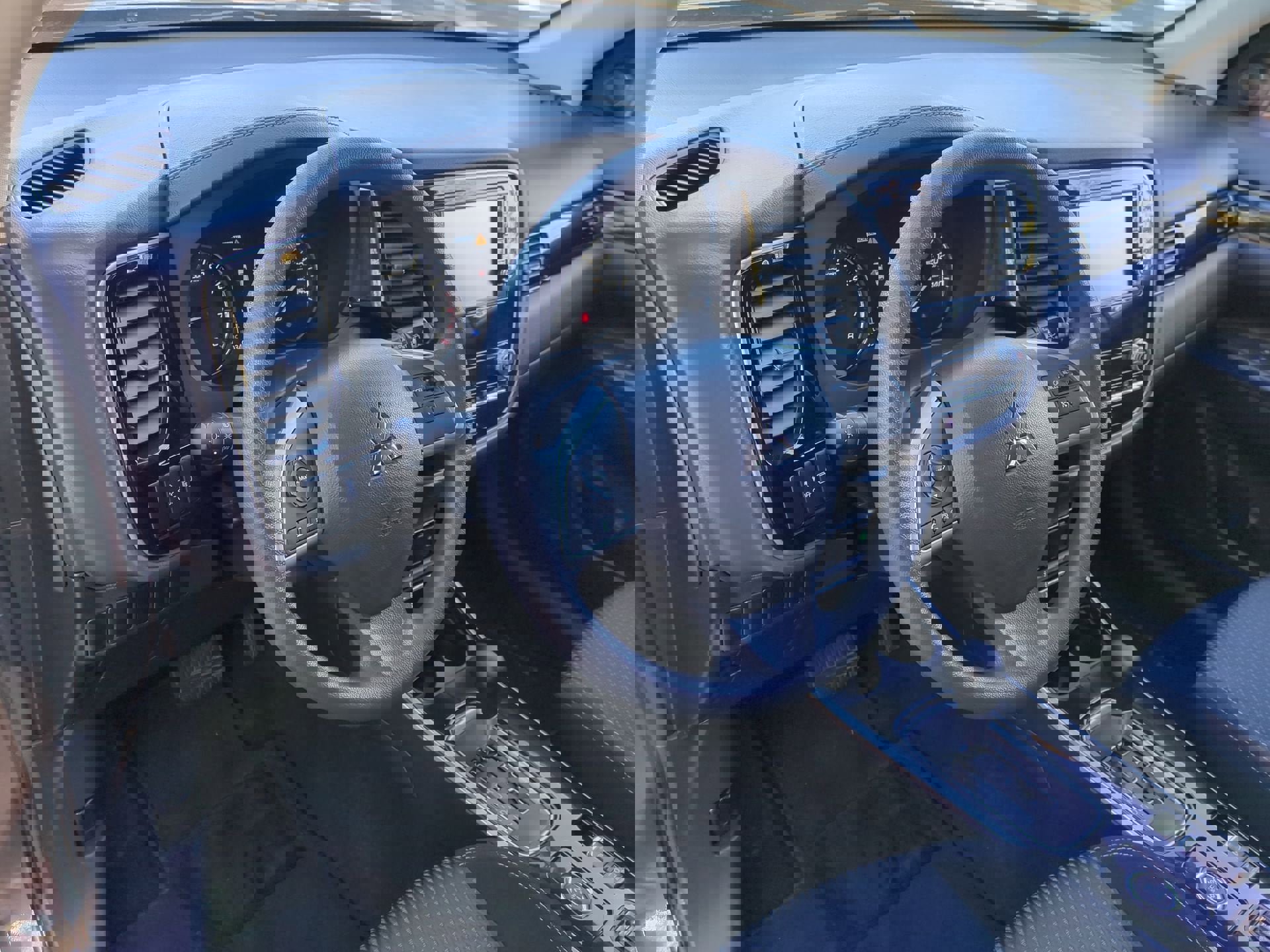 Used 2020 Mitsubishi Outlander ES image 54