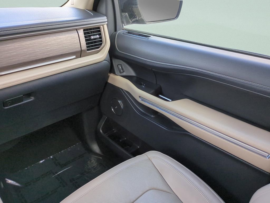 Used 2024 Ford Expedition Max Limited image 16