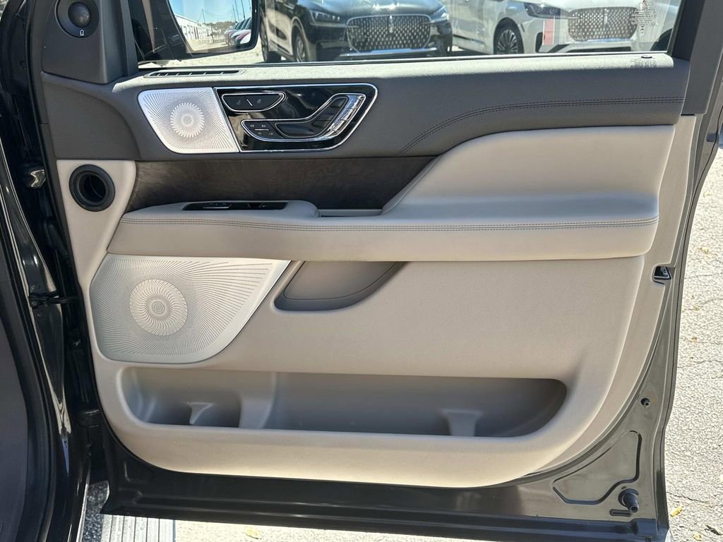 Certified 2024 Lincoln Navigator Reserve image 14