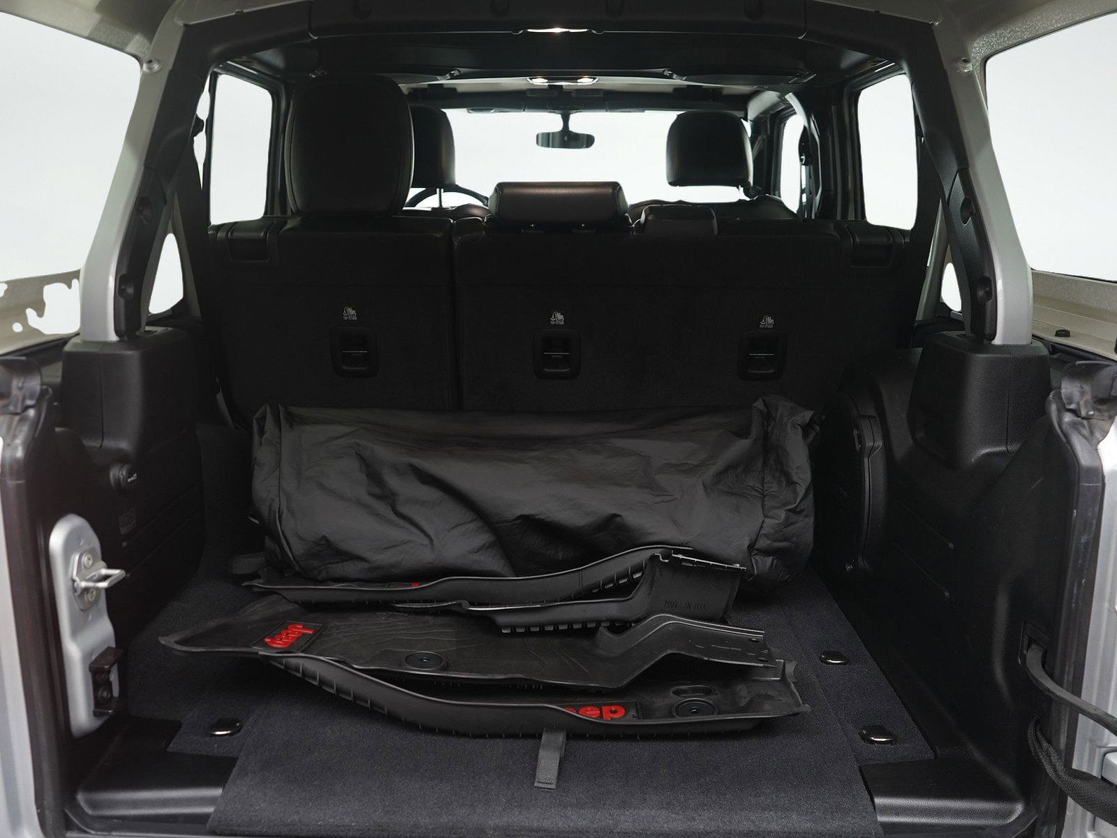 Used 2022 Jeep Wrangler Unlimited Rubicon 4xe w/ Cold Weather Group image 9