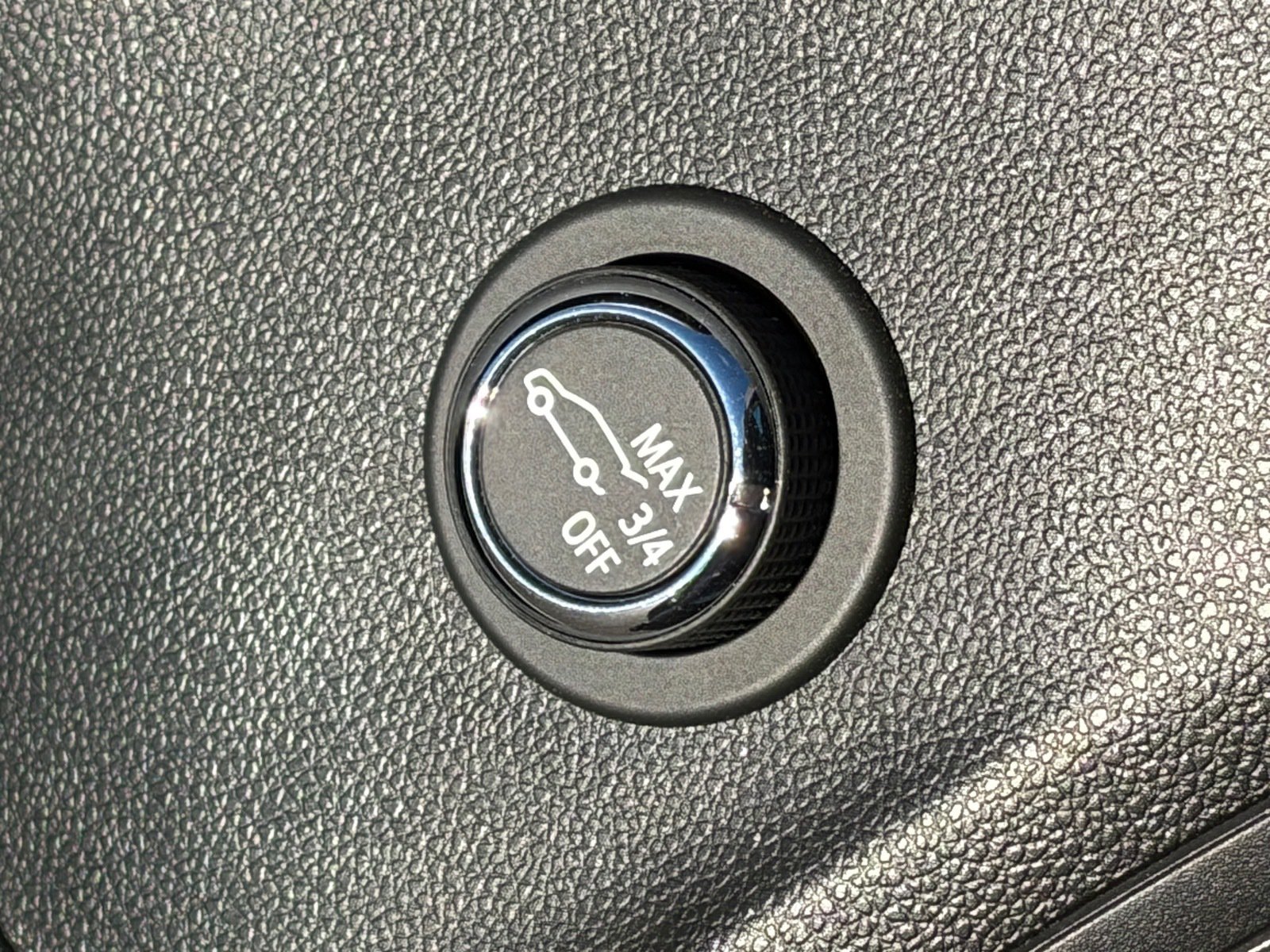 Used 2025 Buick Envision Avenir AWD/4WD image 19