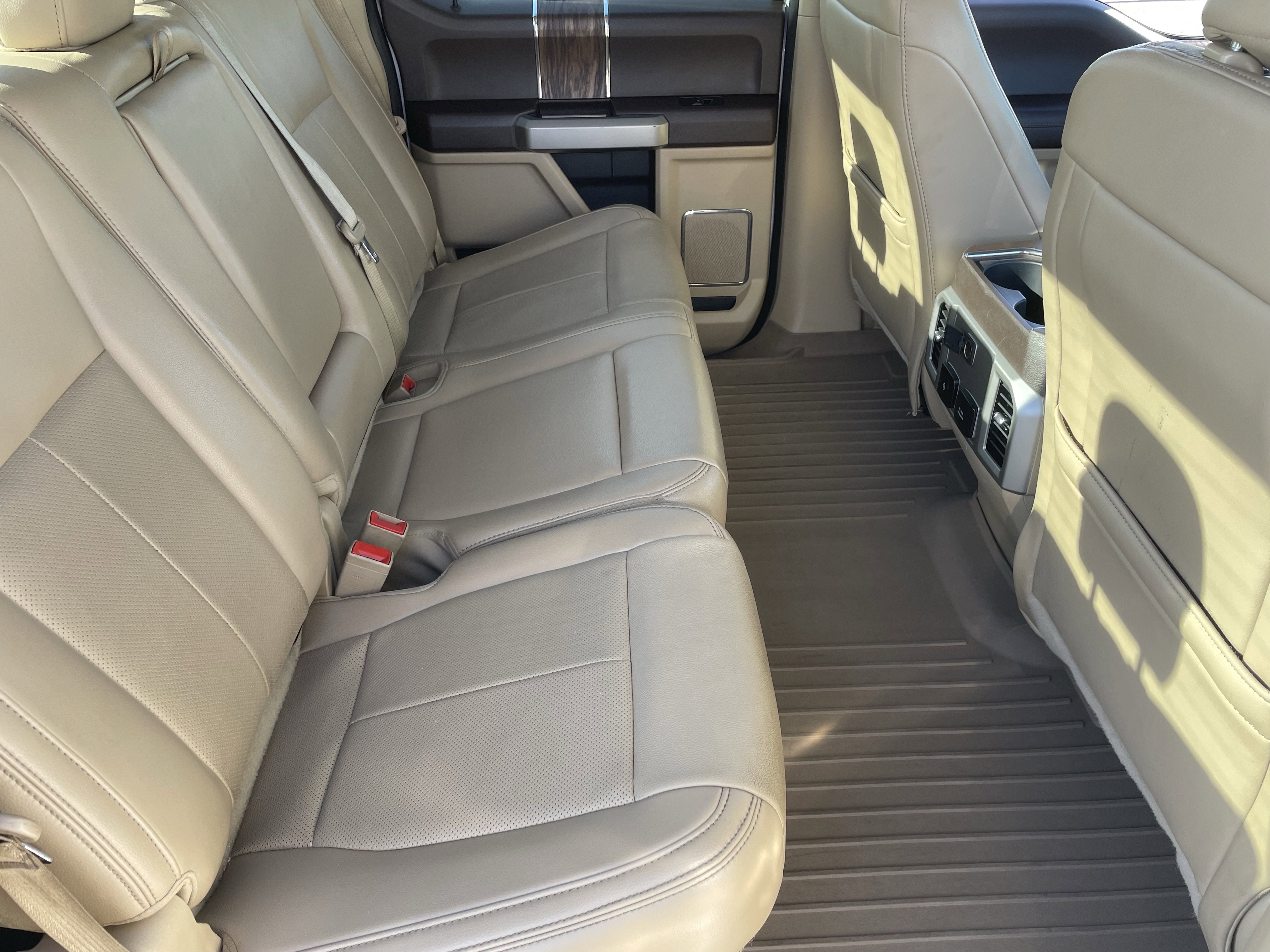 Used 2020 Ford F150 Lariat w/ Trailer Tow Package image 12