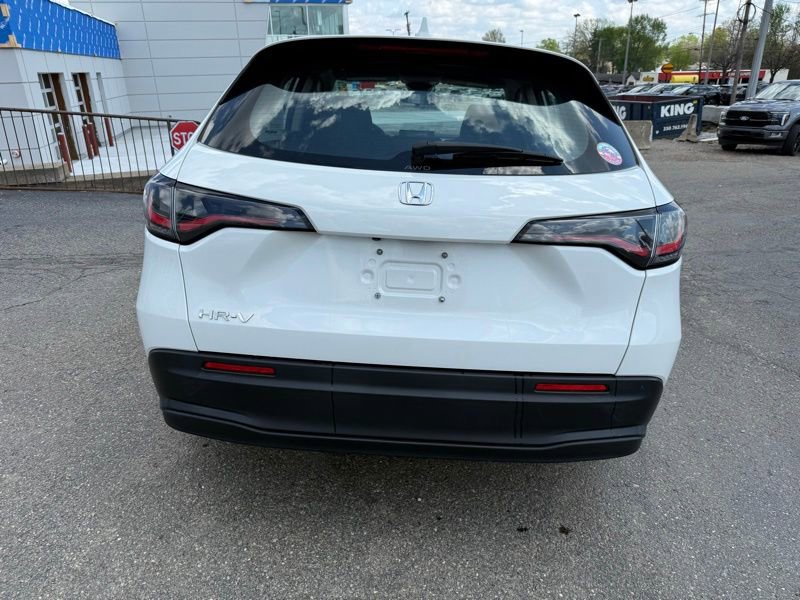 Used 2023 Honda HR-V LX image 6