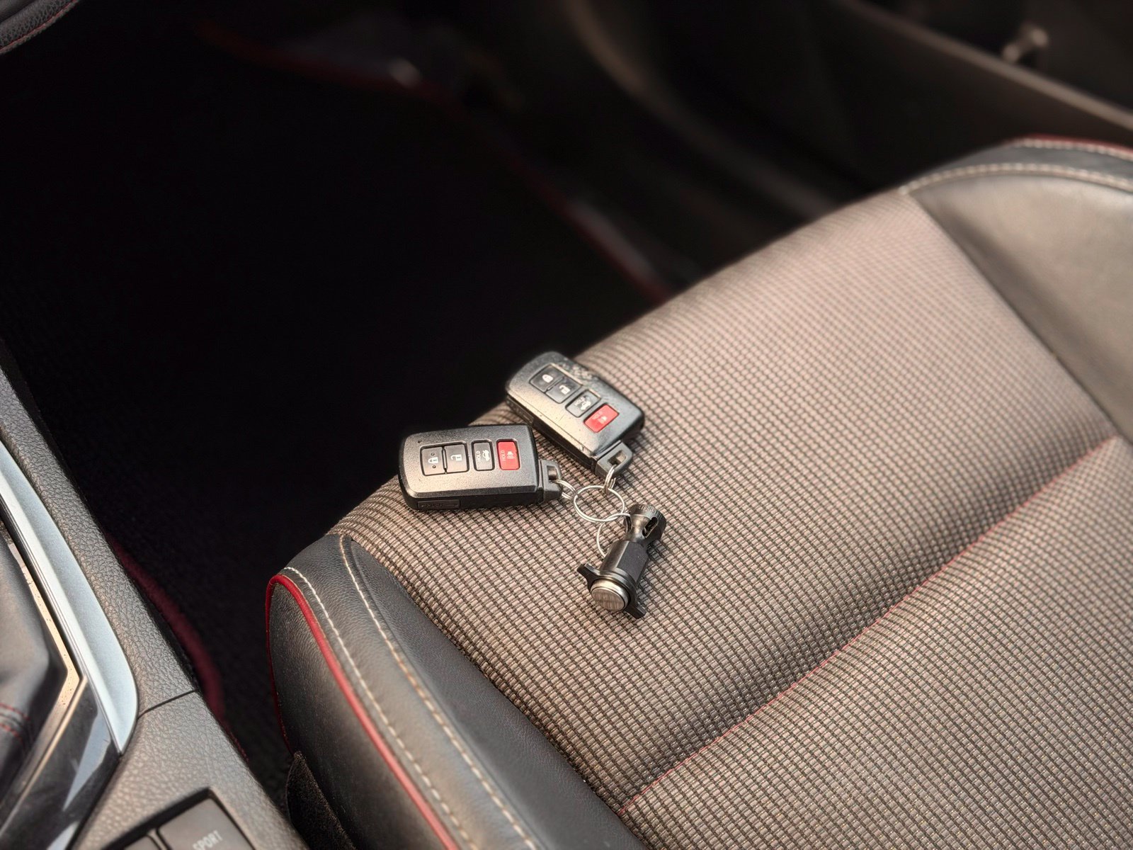 Used 2017 Toyota Corolla SE 50th Anniversary FWD image 38