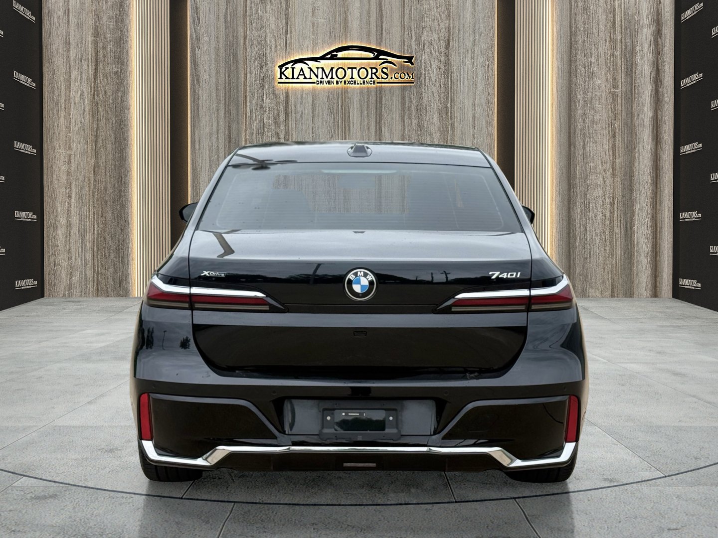Used 2025 BMW 740i xDrive w/ Premium Package AWD/4WD image 10