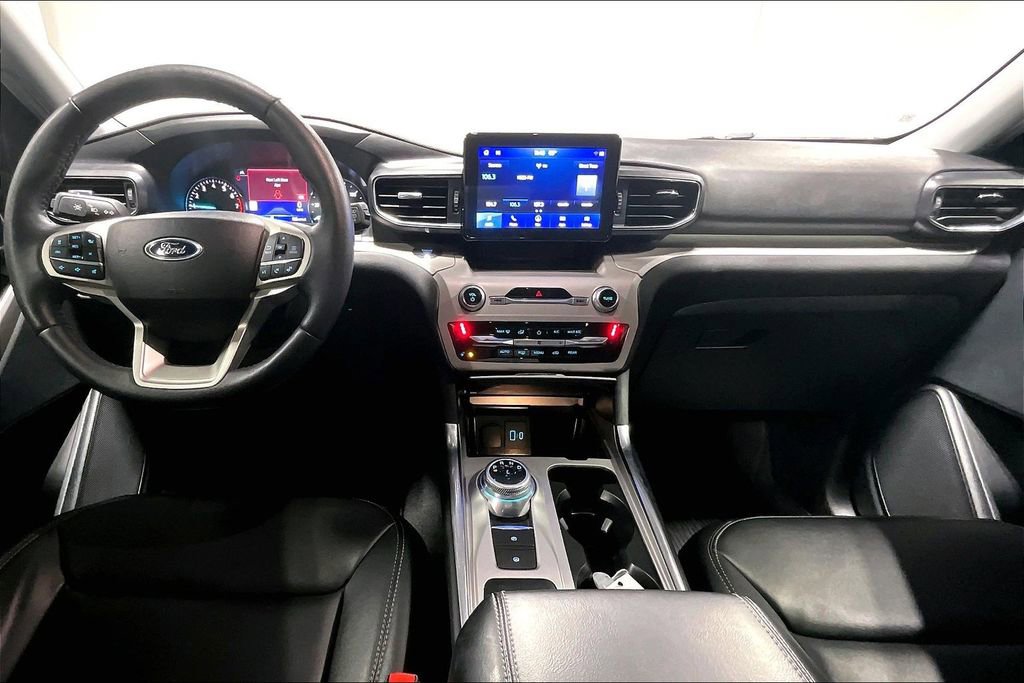 Used 2023 Ford Explorer XLT w/ Equipment Group 202A image 18